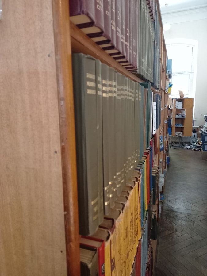 Про бібліотеку